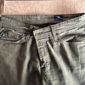 AG Jeans The Everett Suedes Satin Olive Green Pants size 31x32